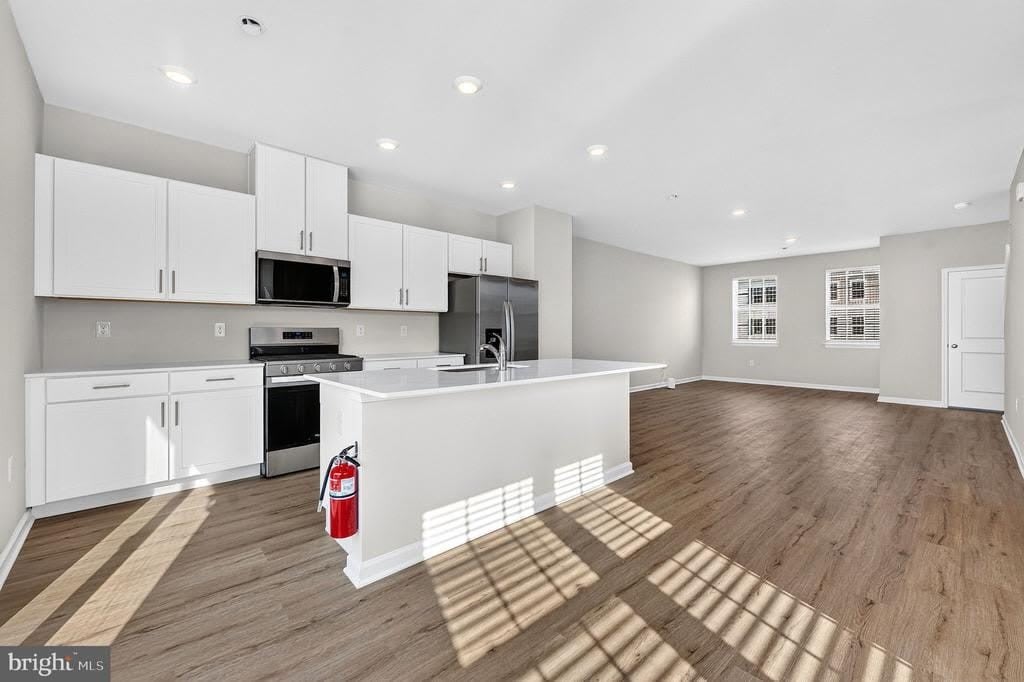 157 ESSEX DRIVE – photo 5