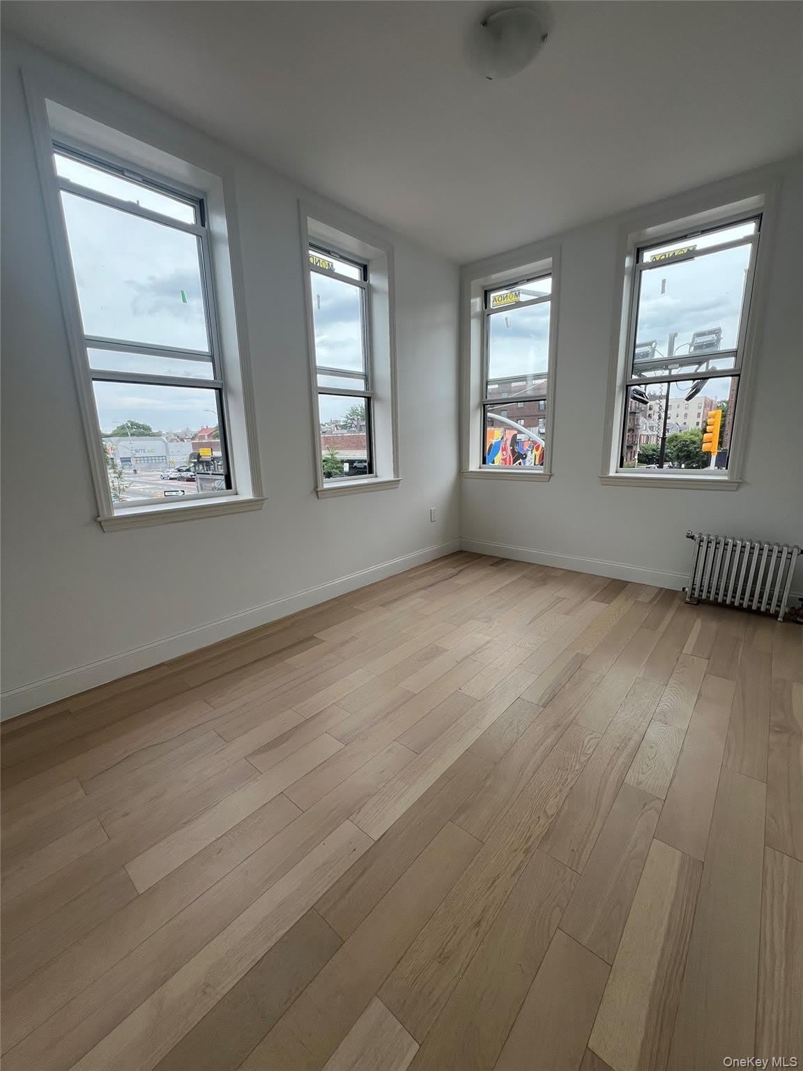 83 19 Northern Boulevard – photo 3