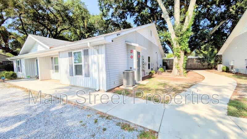 313 North Navy Boulevard – photo 2
