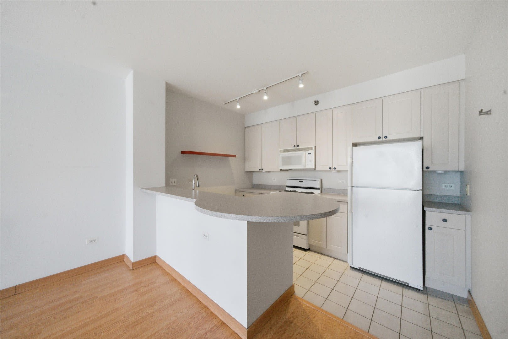 330 N Jefferson Street – photo 5
