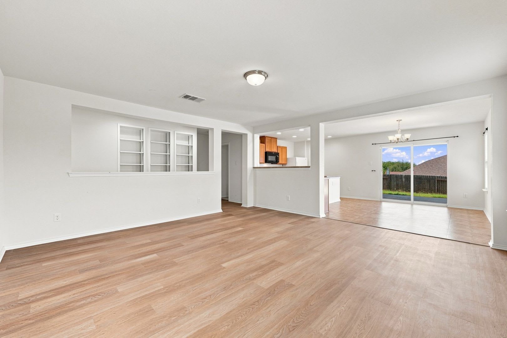 Limited Time Move In Special Move In With Just A 1 000 Security Deposit For Well Qualified Applicants – photo 2