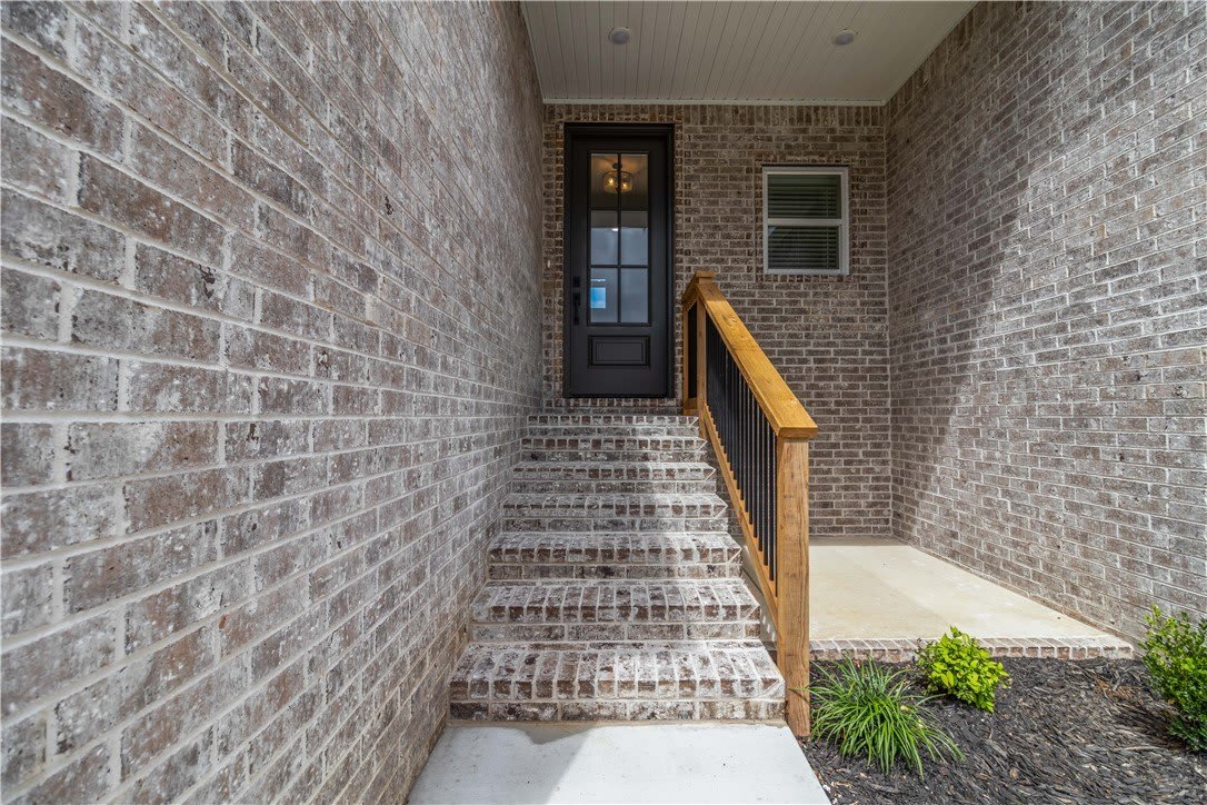 1041 Whistler Street – photo 4