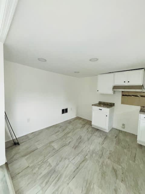 2029 East Tioga Street 2 – photo 2