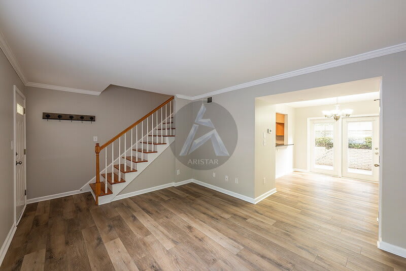 6940 Roswell Rd NE – photo 5