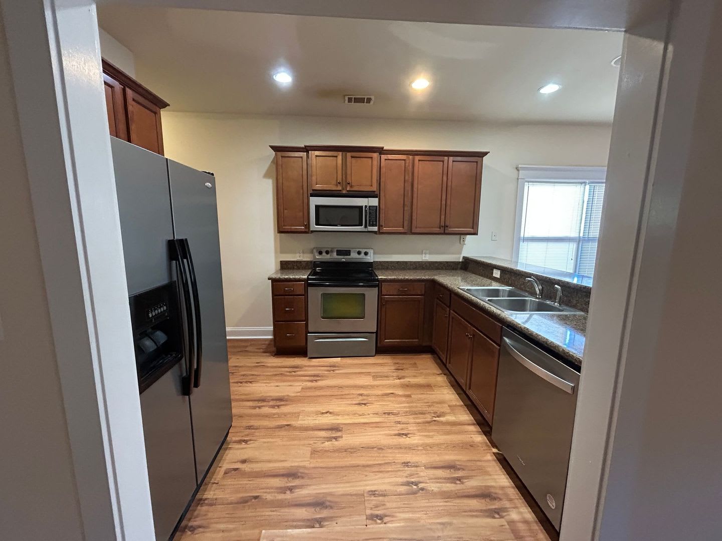 PRE-LEASING FOR AUGUST 5TH 2027! – photo 4