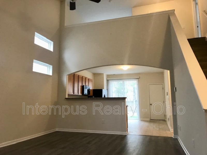 2844 Hillstone St – photo 3