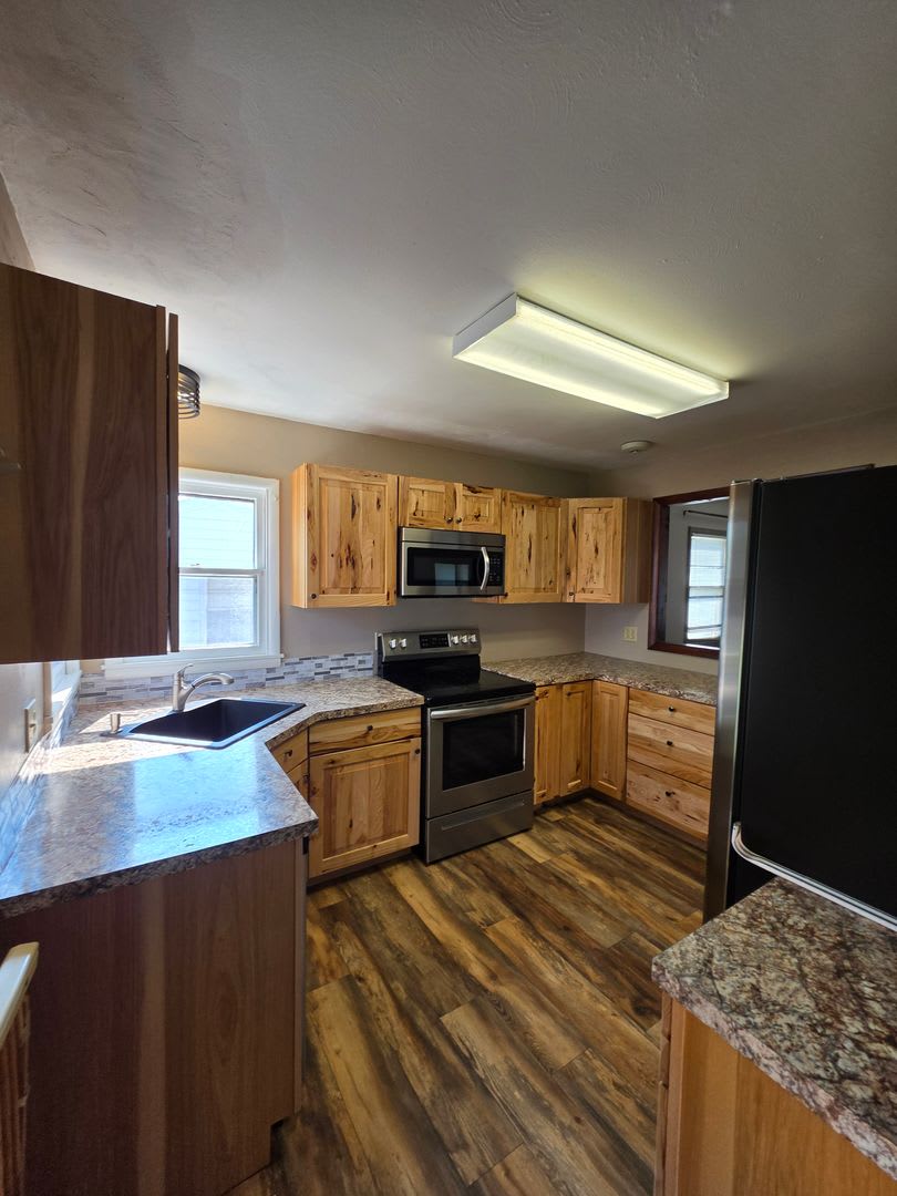 Centrally Located Three-Bedroom, Two-Bathroom House for Rent! – photo 5