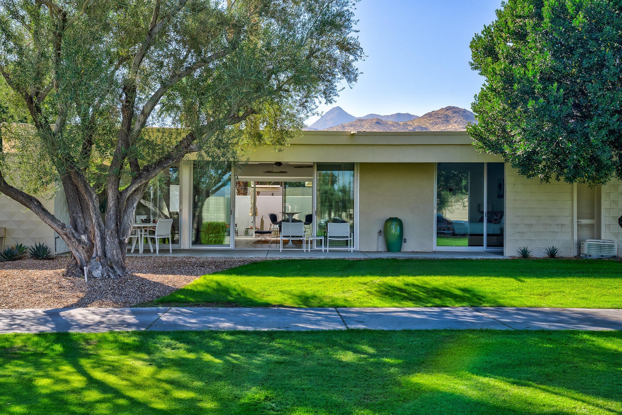 24 Desert Lakes Drive – photo 2