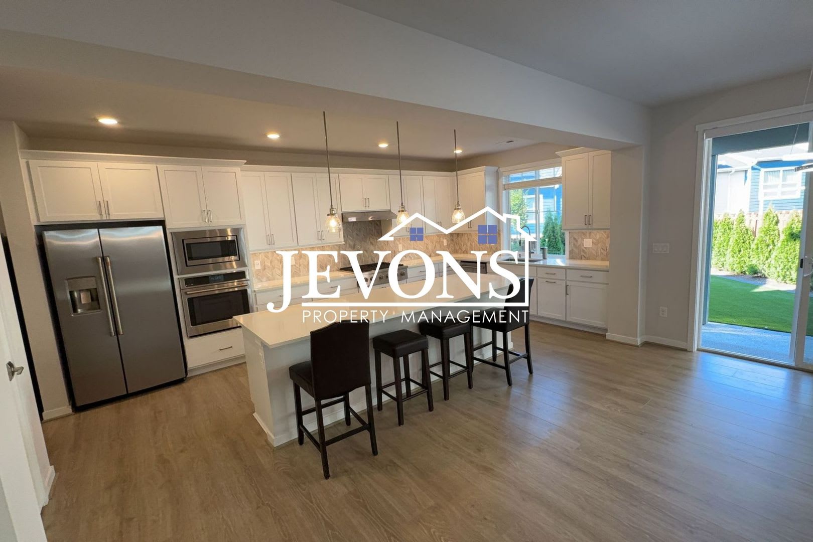 Newly Built 5BR/3BA Home in Issaquah with 2-Car Garage & W/D Included – photo 5