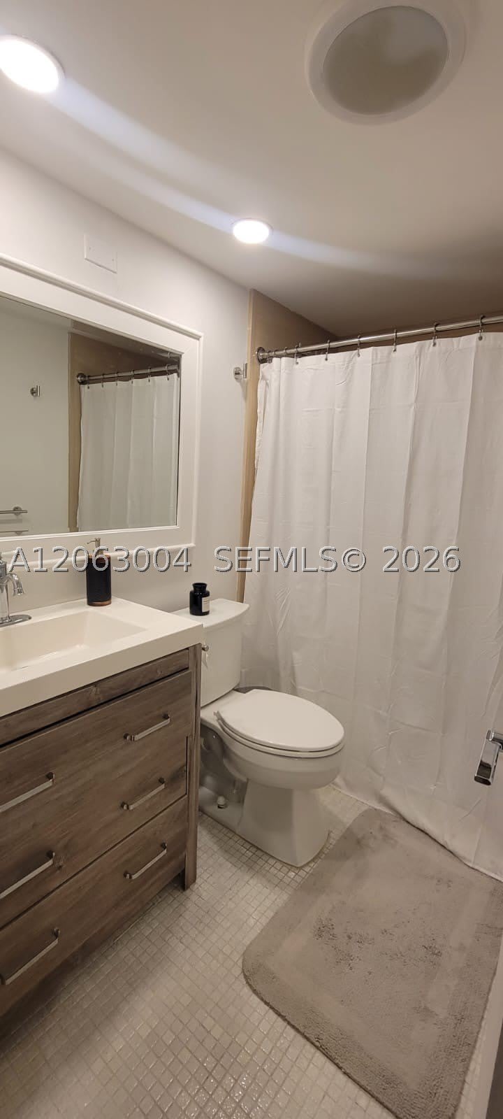222 Oakridge N – photo 3