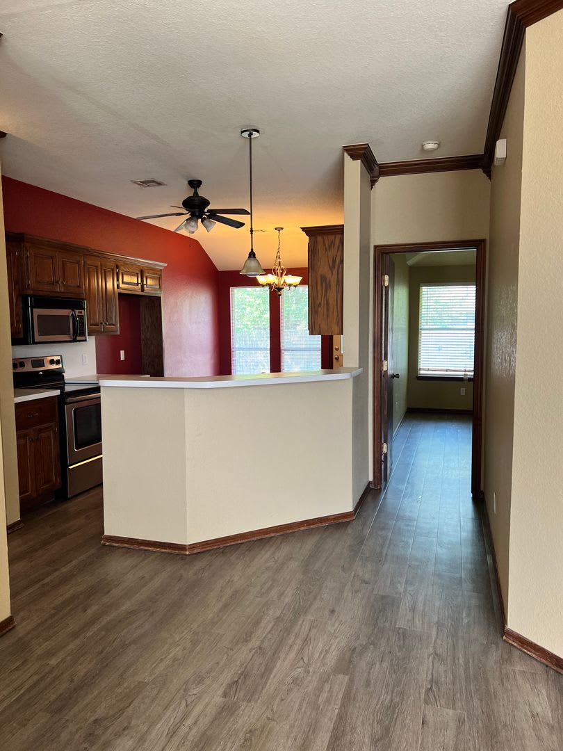 West side rental 3 bed/2 bath/2 car garage – photo 4