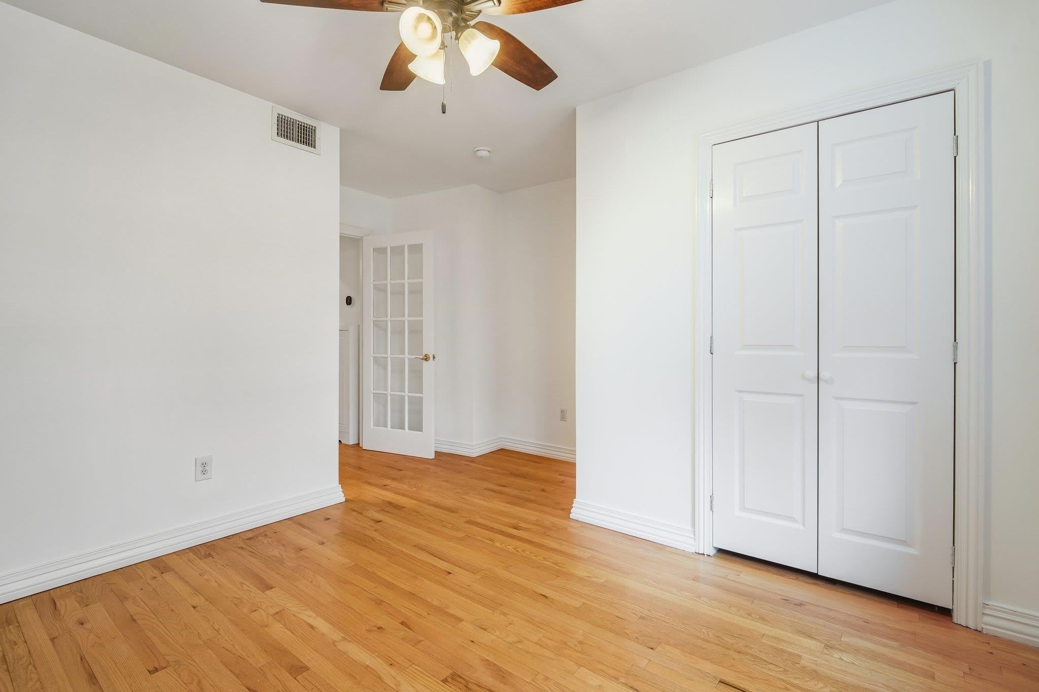 815 WILLOW AVE – photo 4