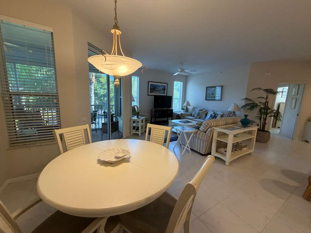 17020 Willowcrest Way – photo 4