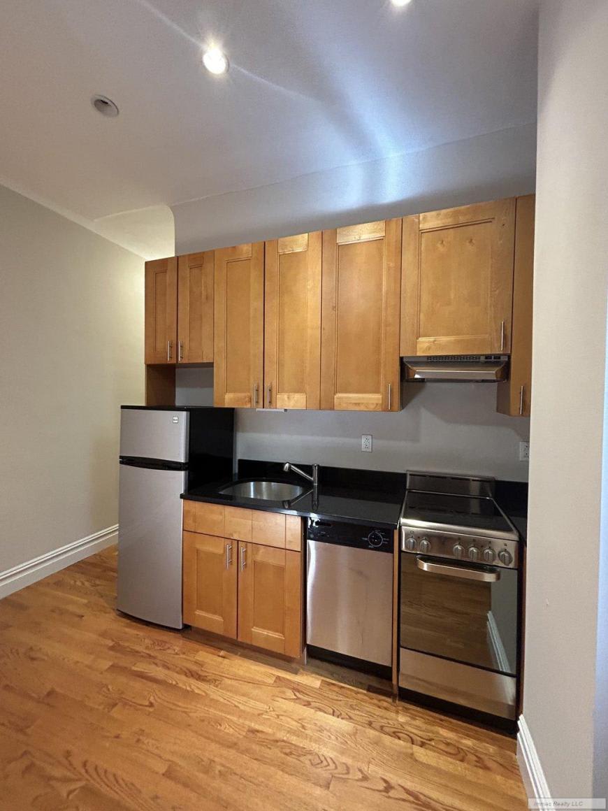 318 West 106Th Street – photo 5