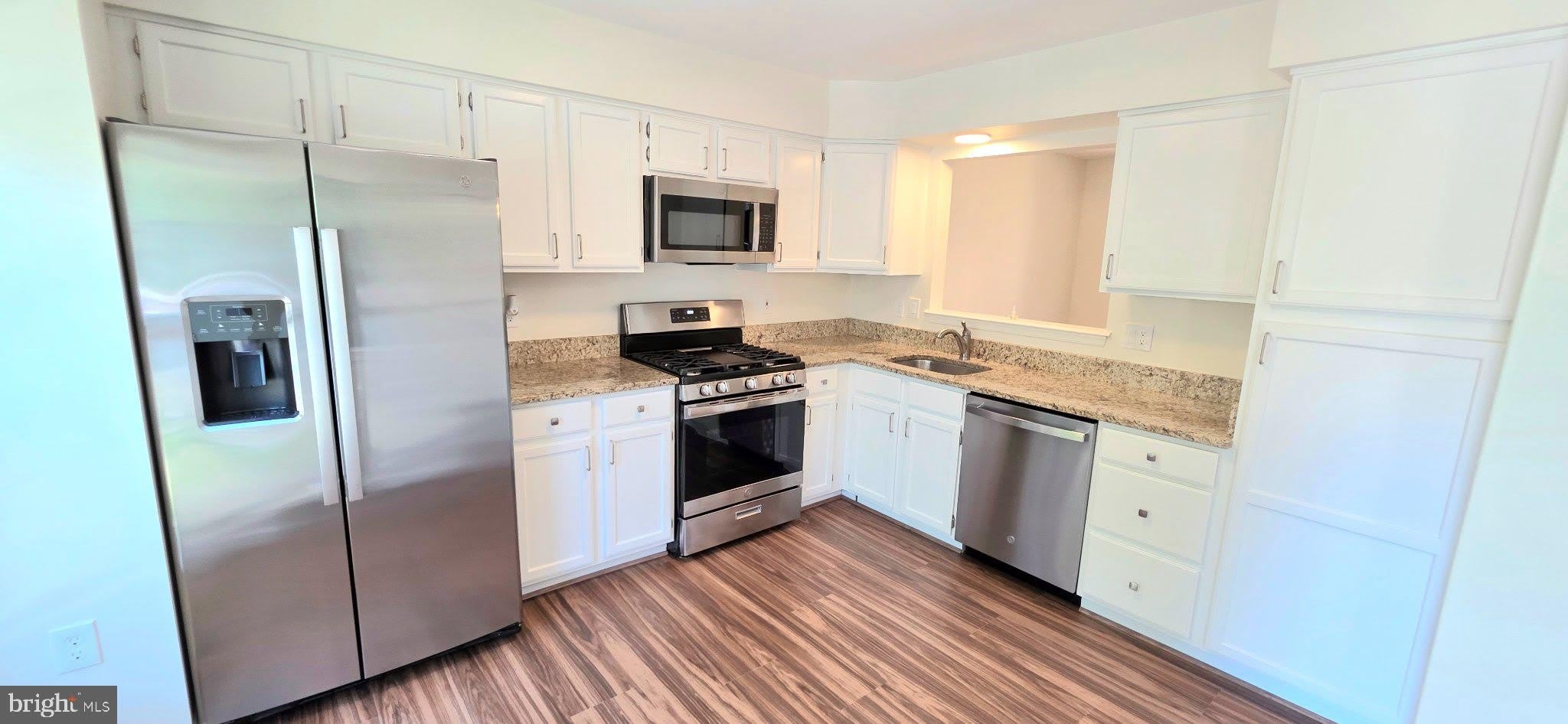 6008 RAINA Drive – photo 4