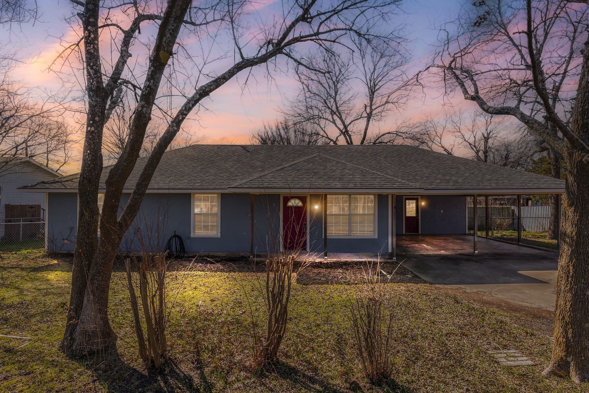 207 E Travis Street – photo 3