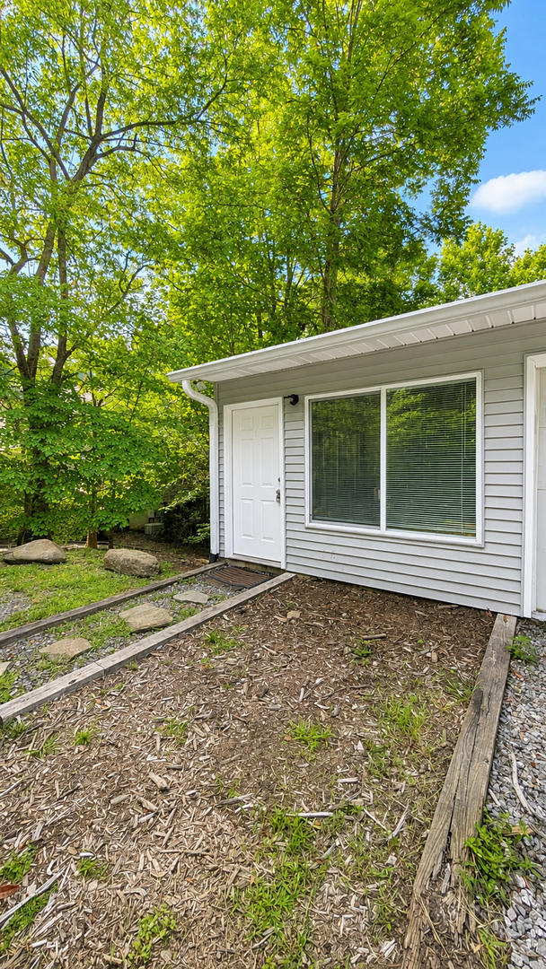 Black Mountain Garage Apartment- One occupant only! 6 Month Lease! – photo 2