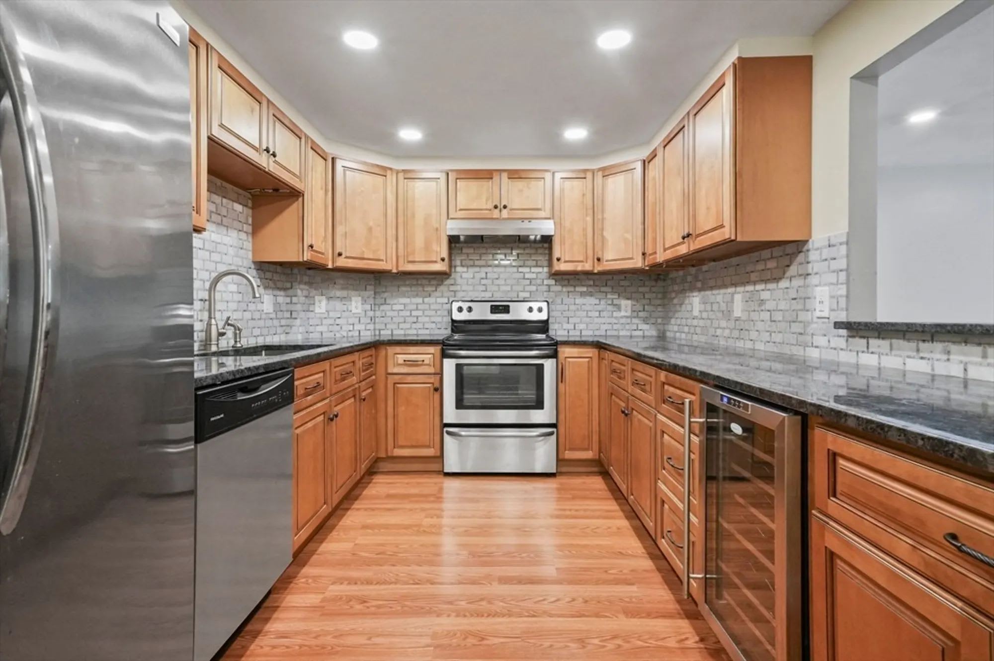 846 Broadway Apt WE45T4 – photo 4