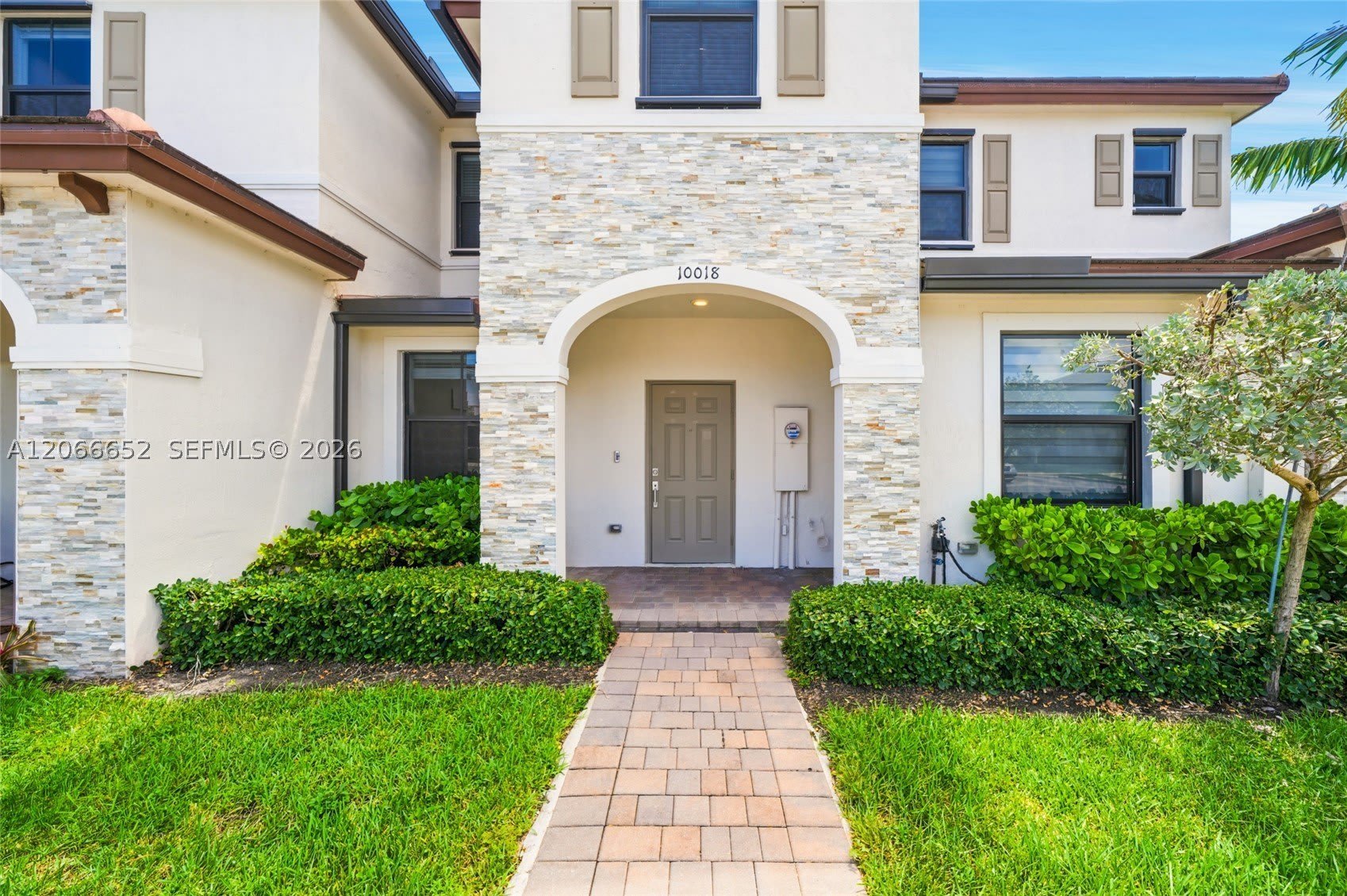 10018 SW 228th Ter – photo 2