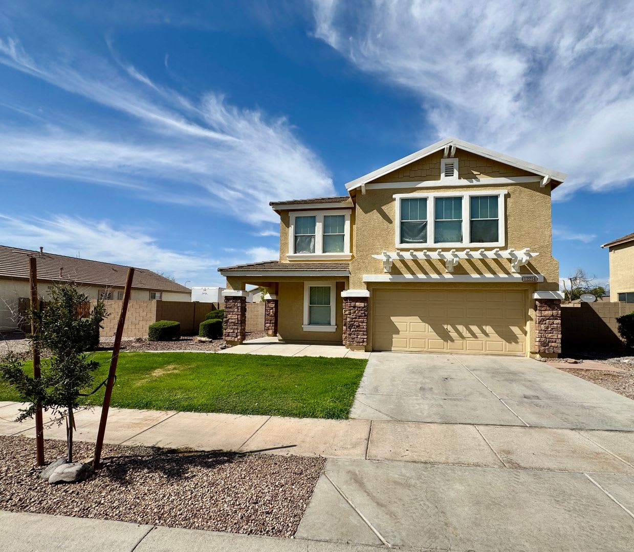 Beautiful 5 Bed + Loft, 2.5 Bath Two Story Level Home In Avondale! Large Backyard – photo 2