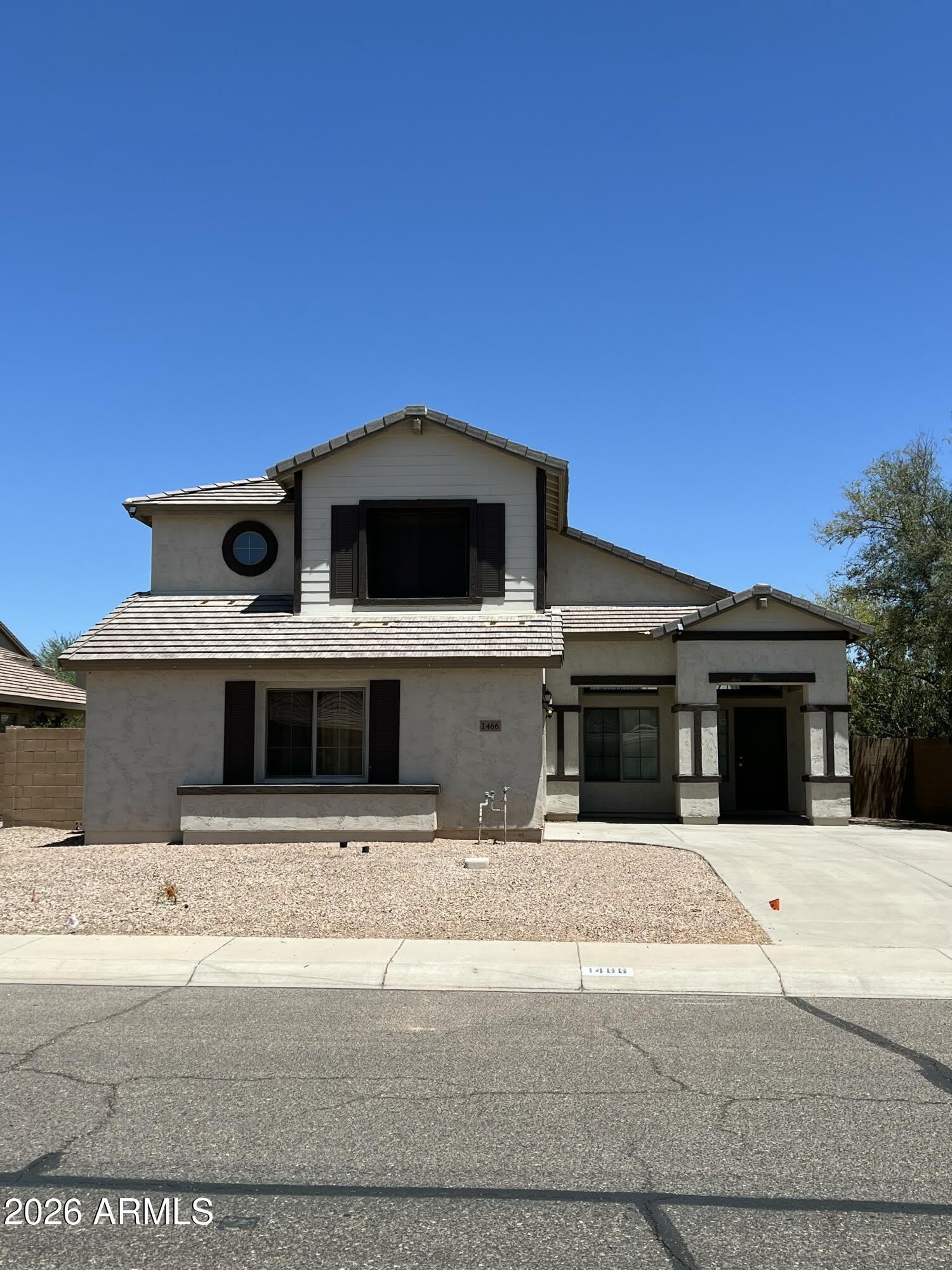 1466 E HOLIDAY Drive – photo 2