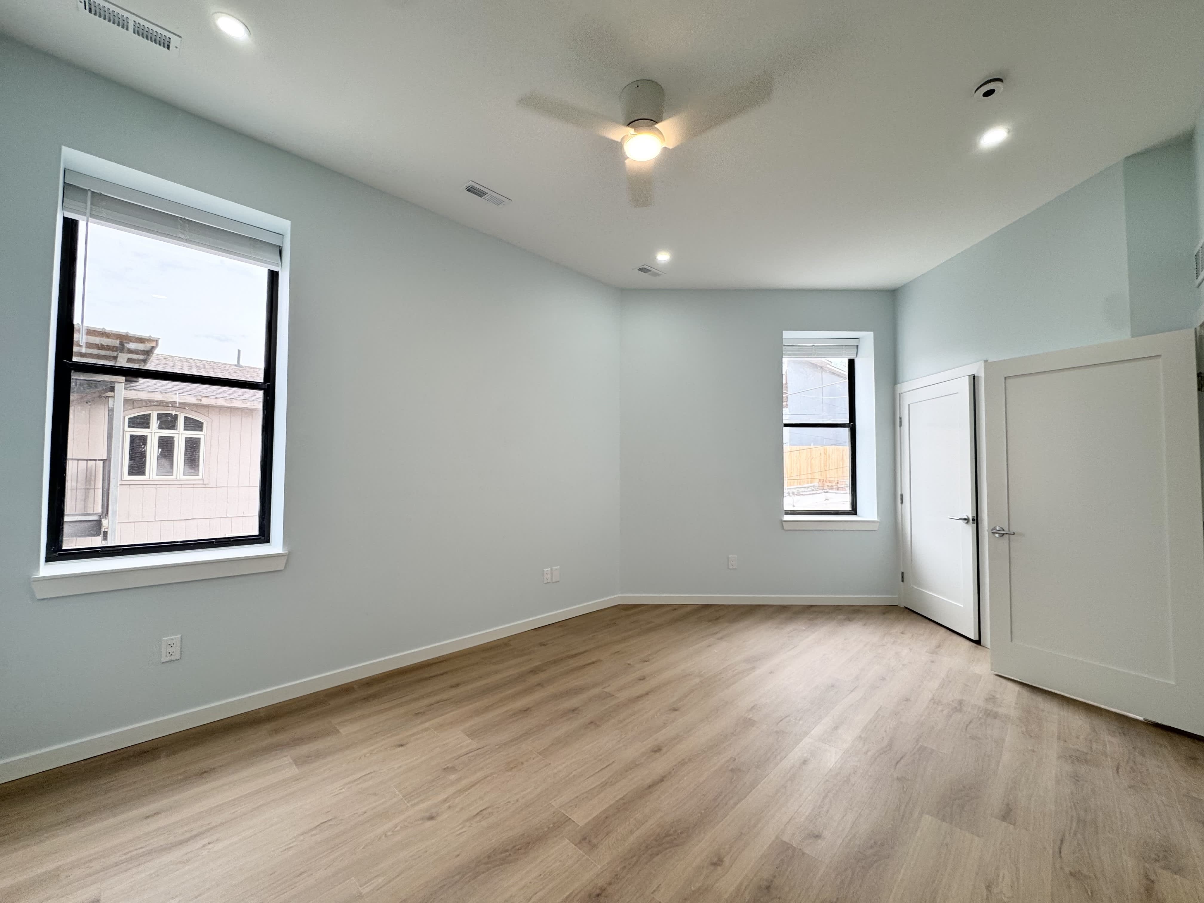 517 Gillis Street – photo 5