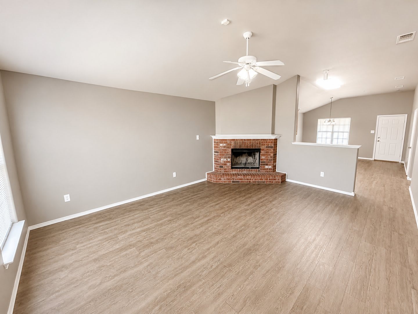 1919 100th Street – photo 2