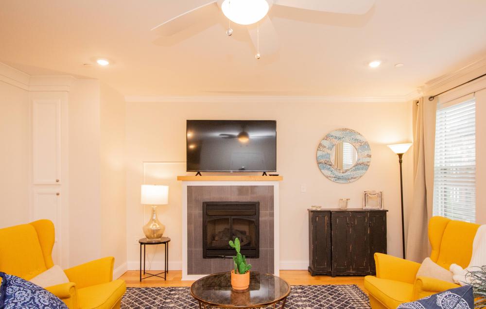 1008 Tremont St – photo 1