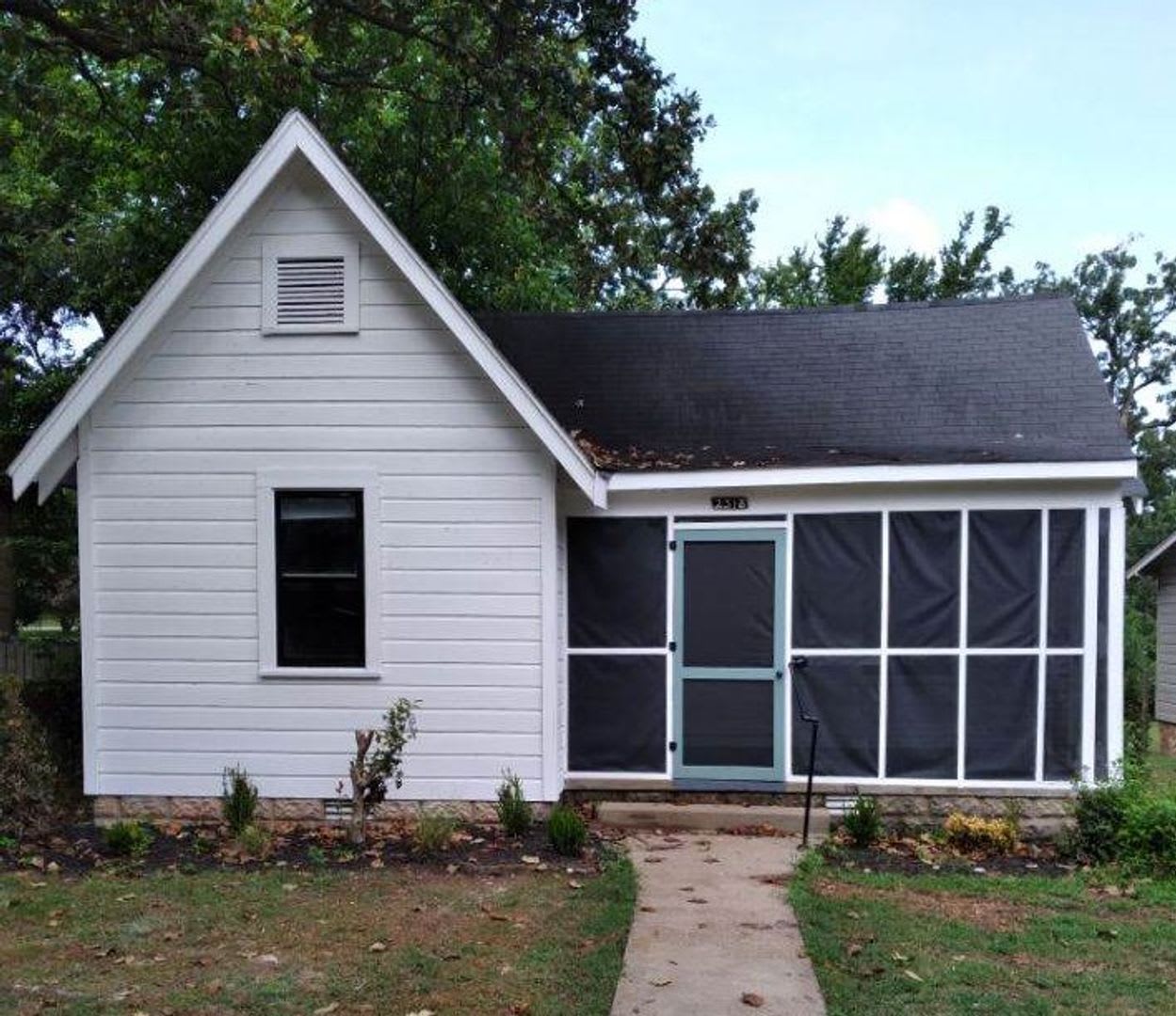 Renovated 3 Bedroom Park Hill Home – photo 1