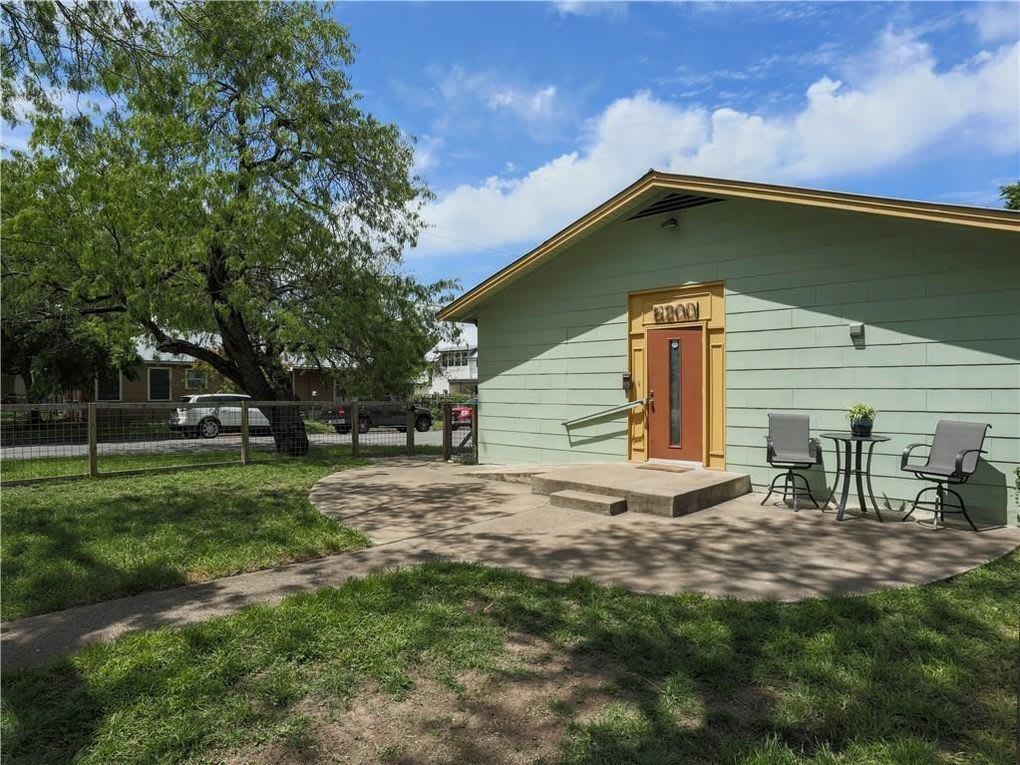 5200 Avenue F – photo 4
