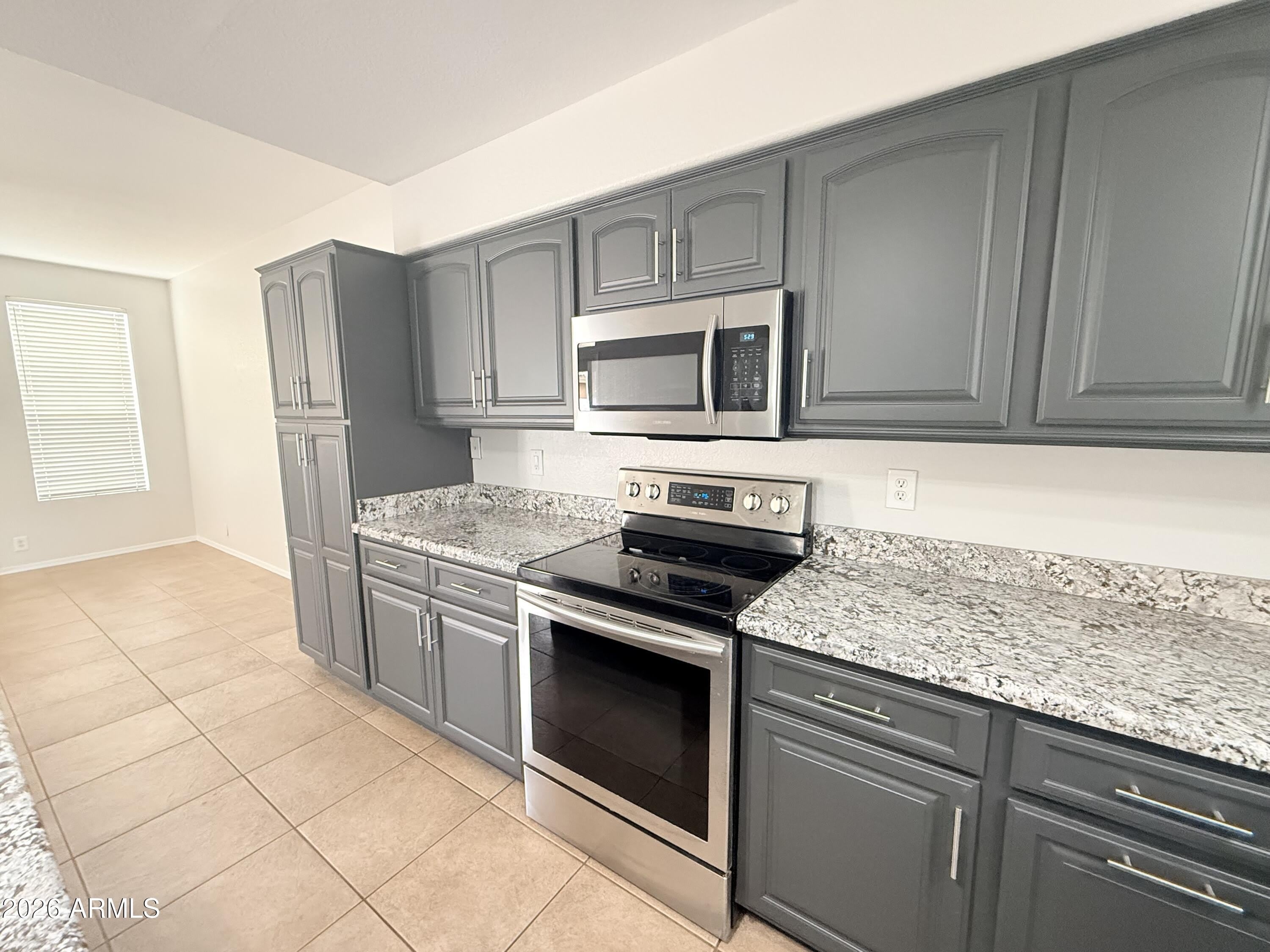 325 W LE MARCHE Avenue – photo 4