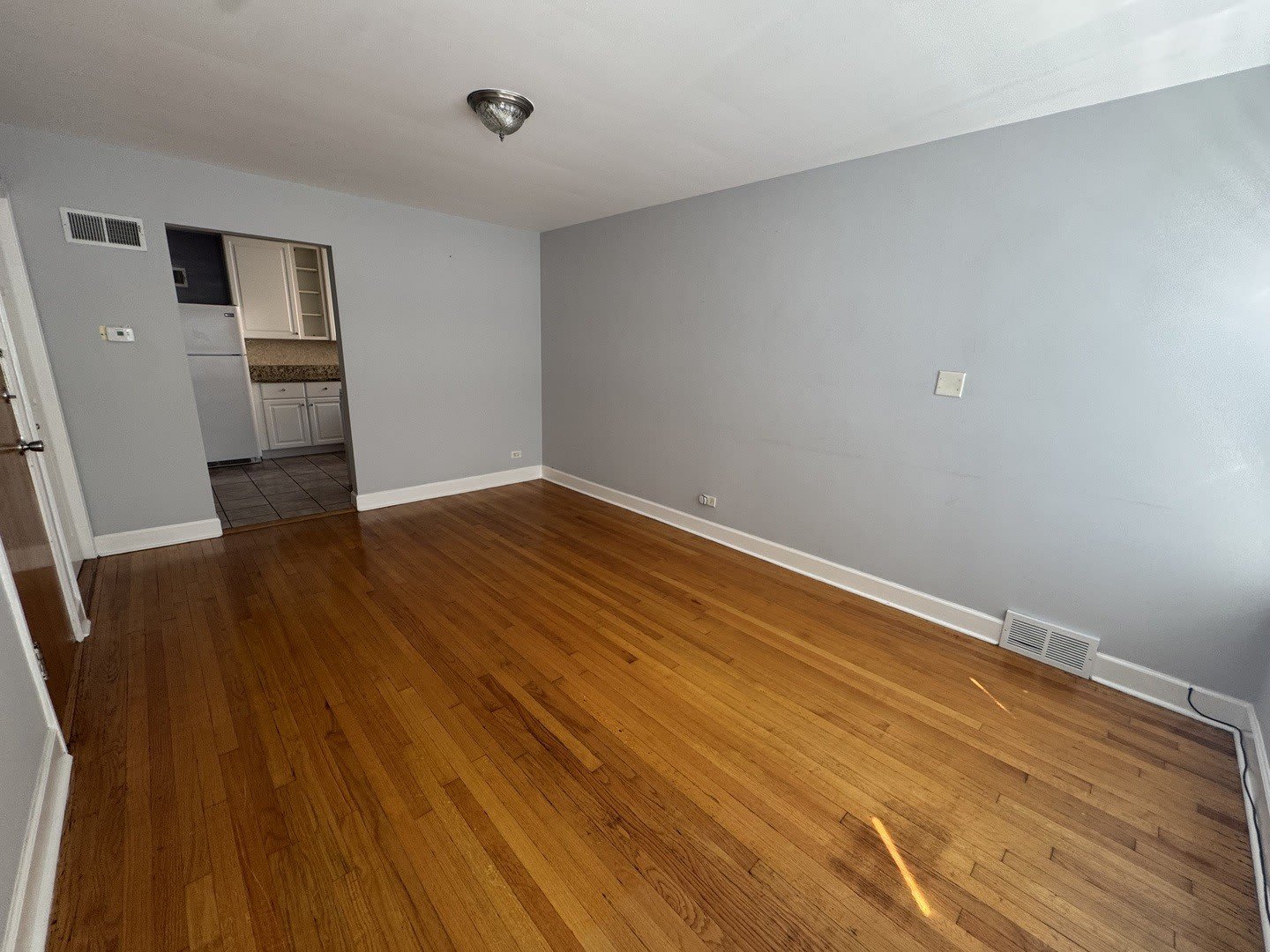 9034 La Crosse Avenue – photo 3