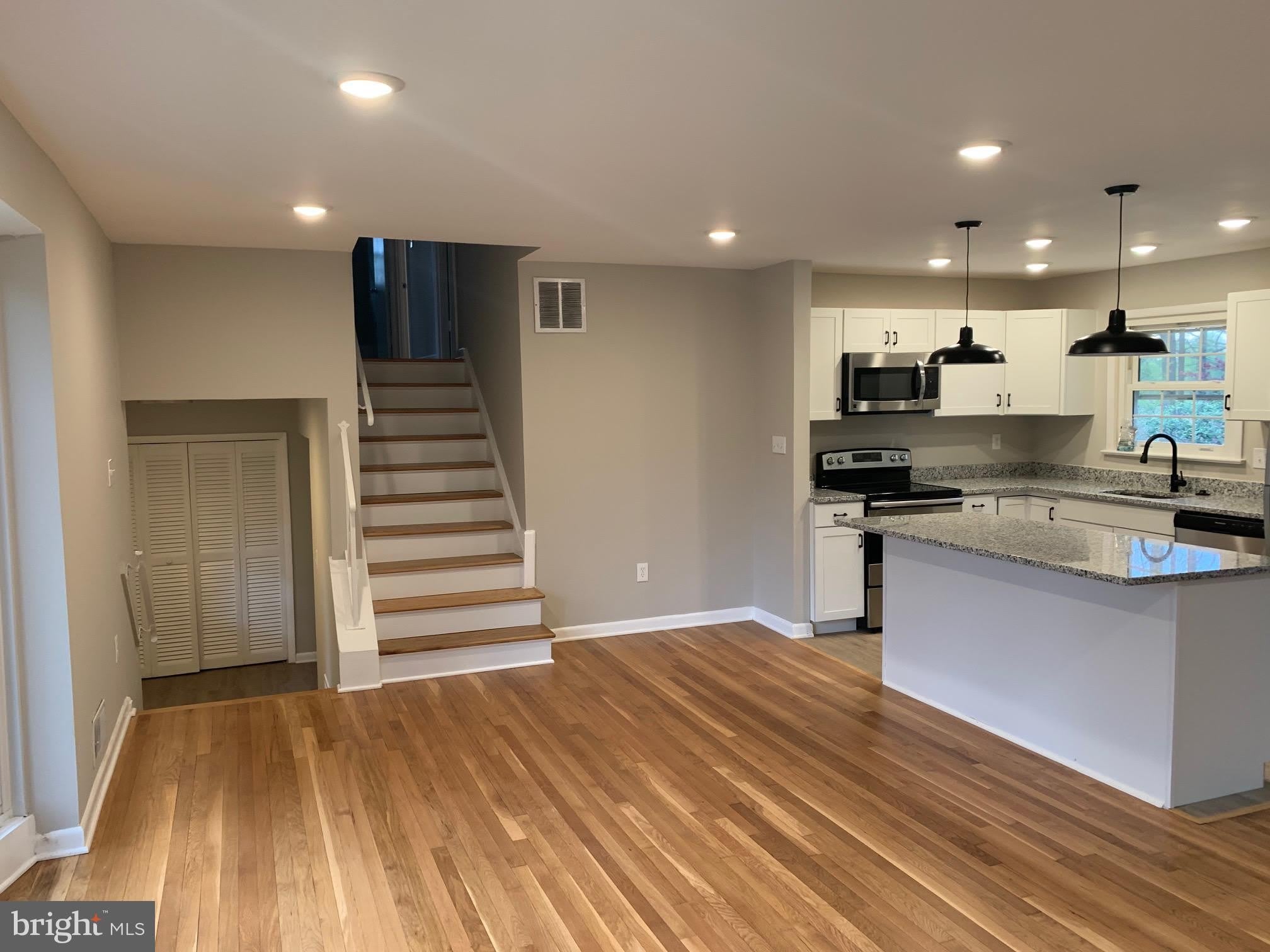 6810 FERN Lane – photo 5