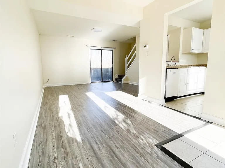 1444 Tenbury Drive 1 – photo 1