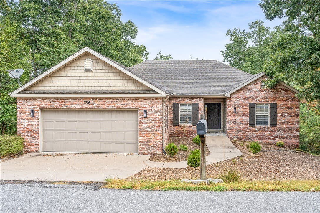 36 Westbury Drive – photo 1