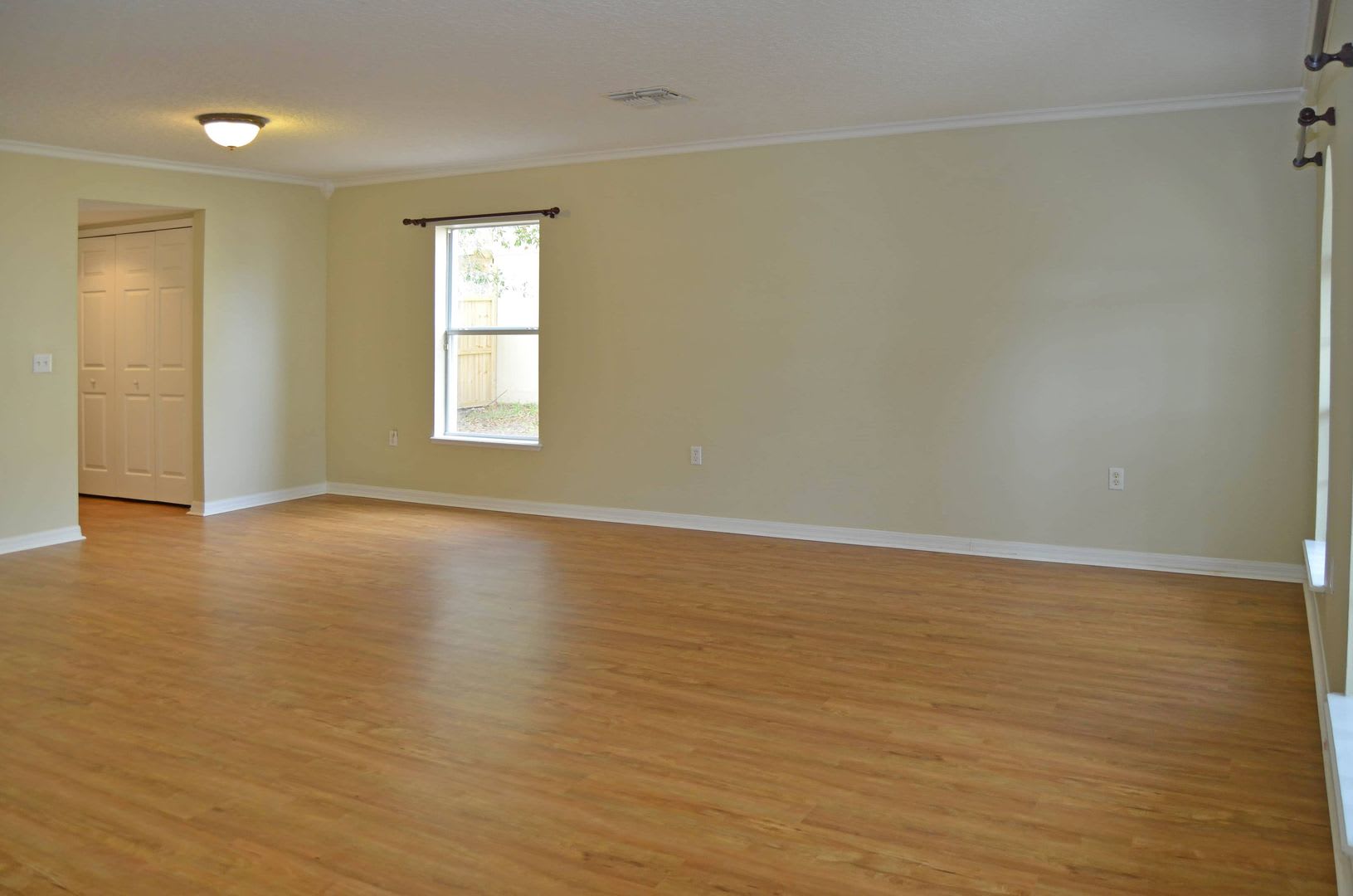 Spacious Four Bedroom in Yulee! – photo 3