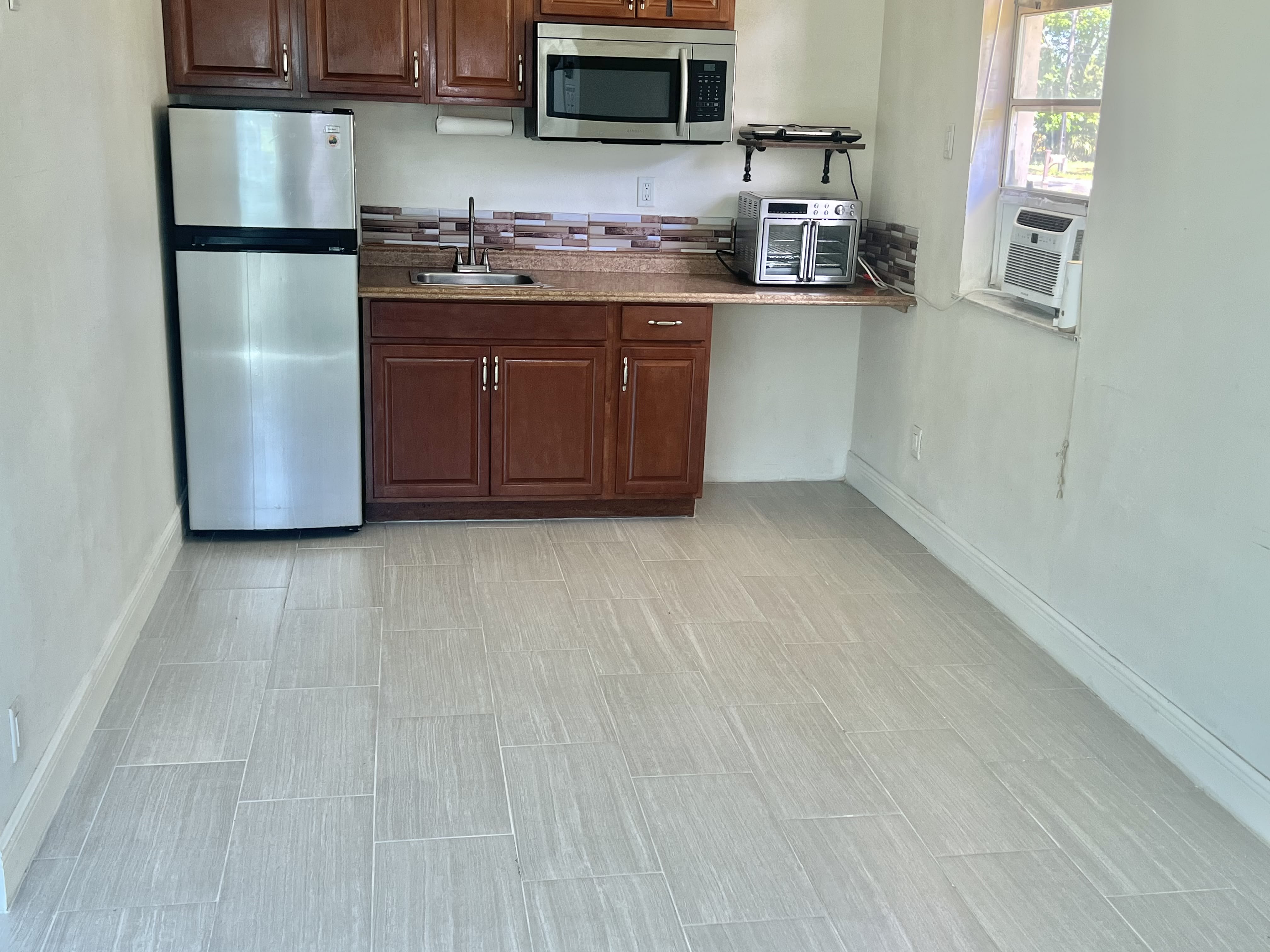 1005 Vine Street – photo 5