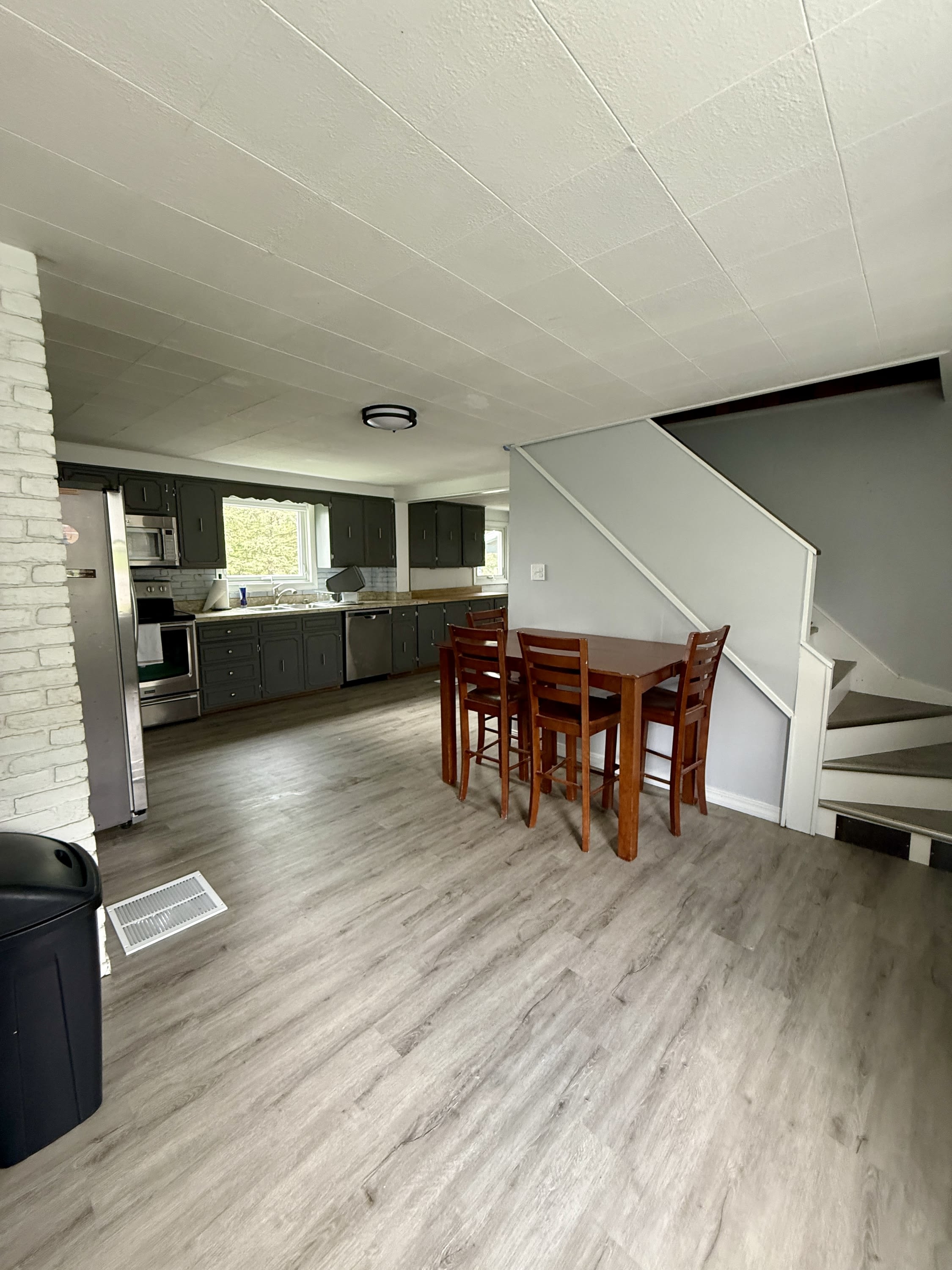 700 Kent Street – photo 4