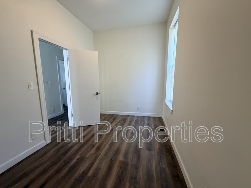 7432 South Maryland Avenue – photo 5