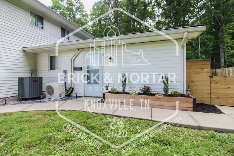 617 South Gallaher View Road – photo 2