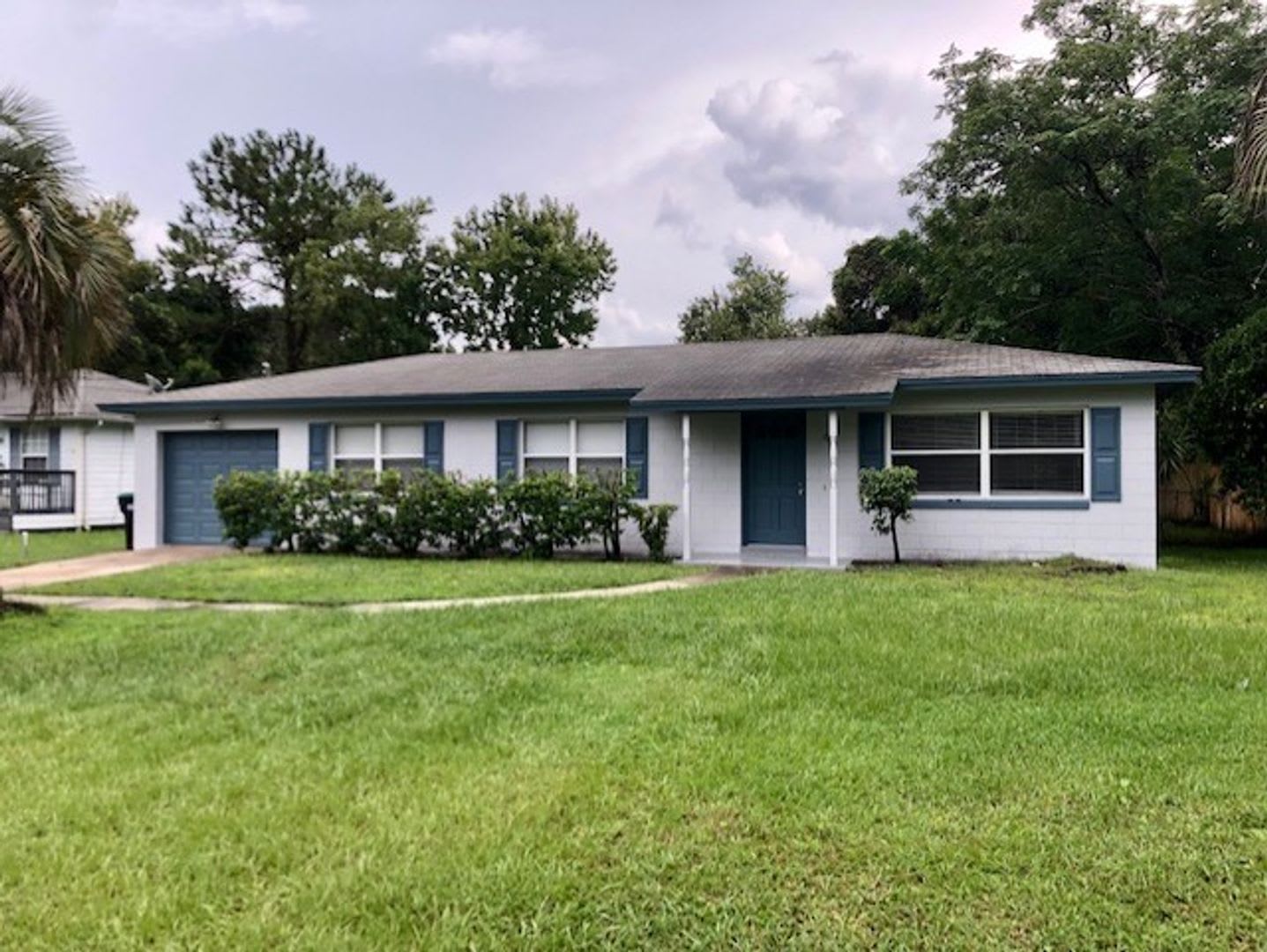 Beautifully Renovated 3 Bed 1 Bath Home Ready For Move In September Large Back Yard Home On Septic Well – photo 1
