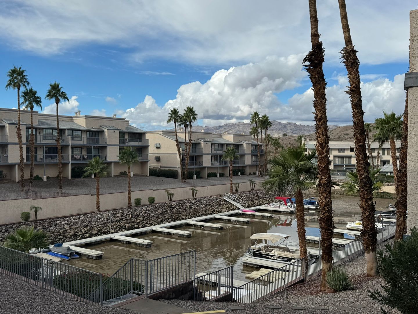 Riverfront 2BR Condo Great Views, Luxury Furnished incl UTILITIES – photo 2