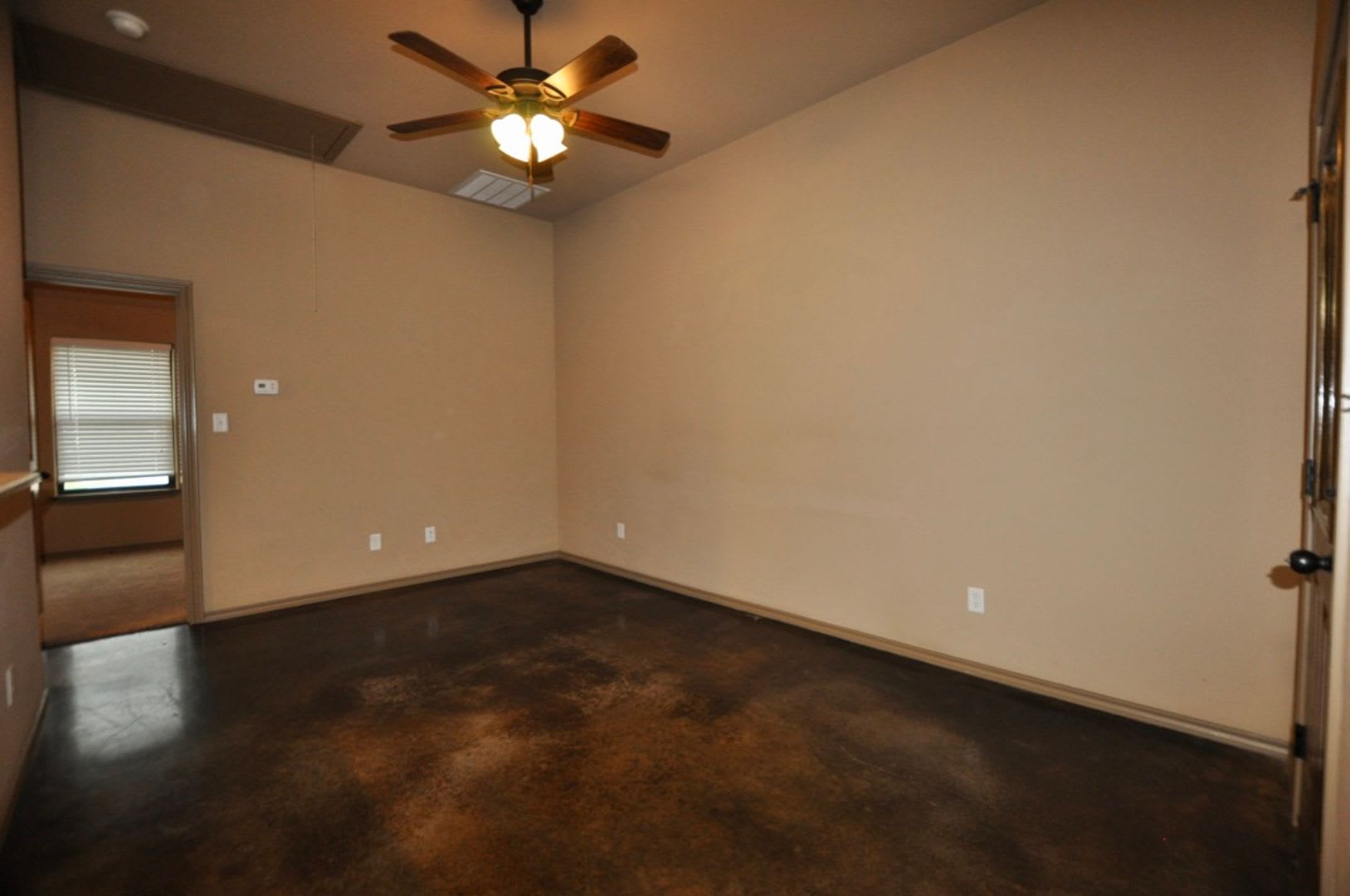 For Lease 1 Br 1 Ba Unit In Triplex In Stephenville Covered Parking Five Blocks To Tarleton State University – photo 3