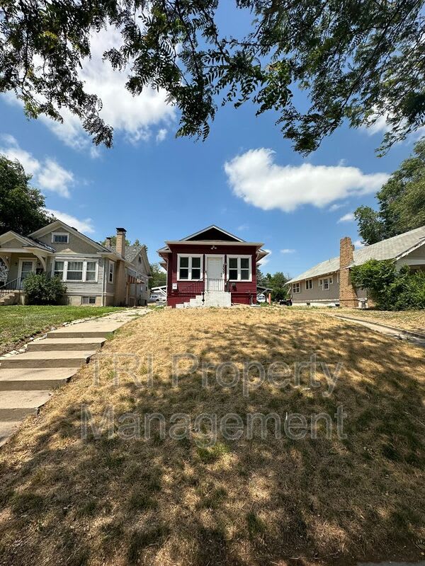 2037 8th Ave – photo 1