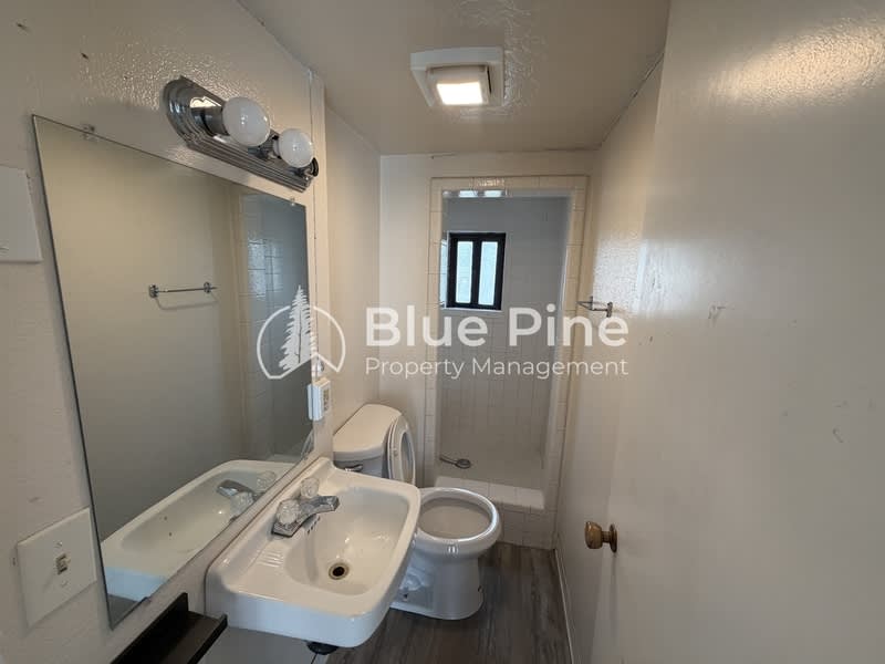 458 H Street – photo 4