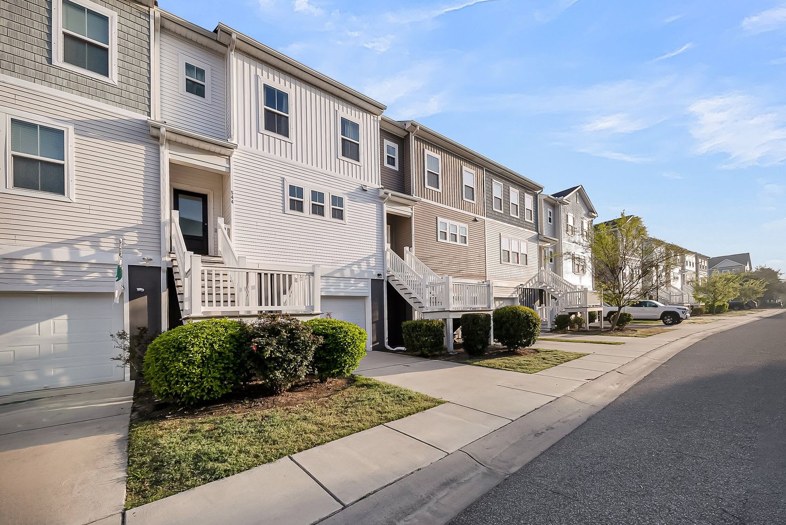 FIRST MONTHS RENT FREE WITH SIGNED 2 YEAR LEASE – photo 2