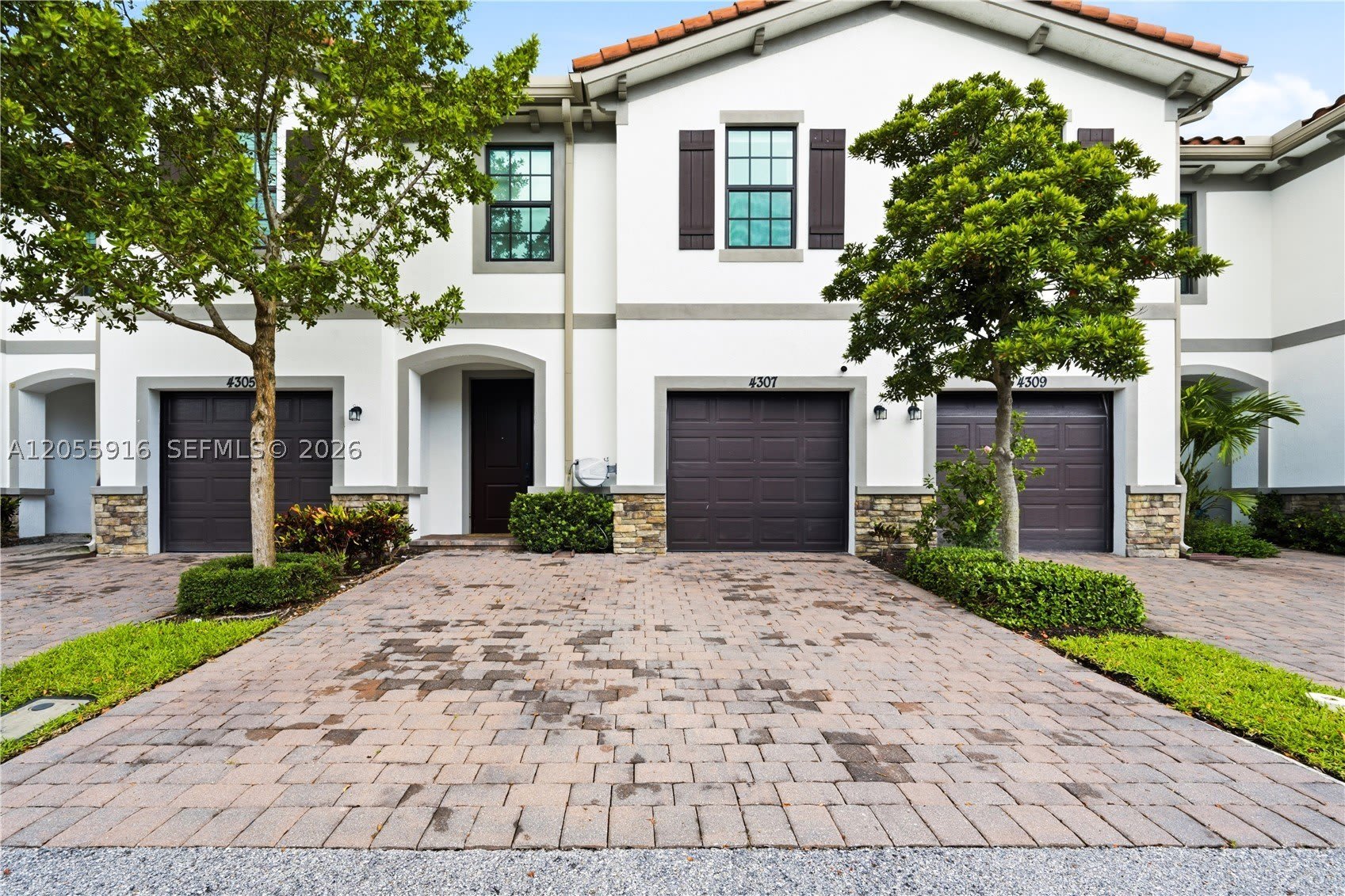 4307 Bradbury Ct – photo 1
