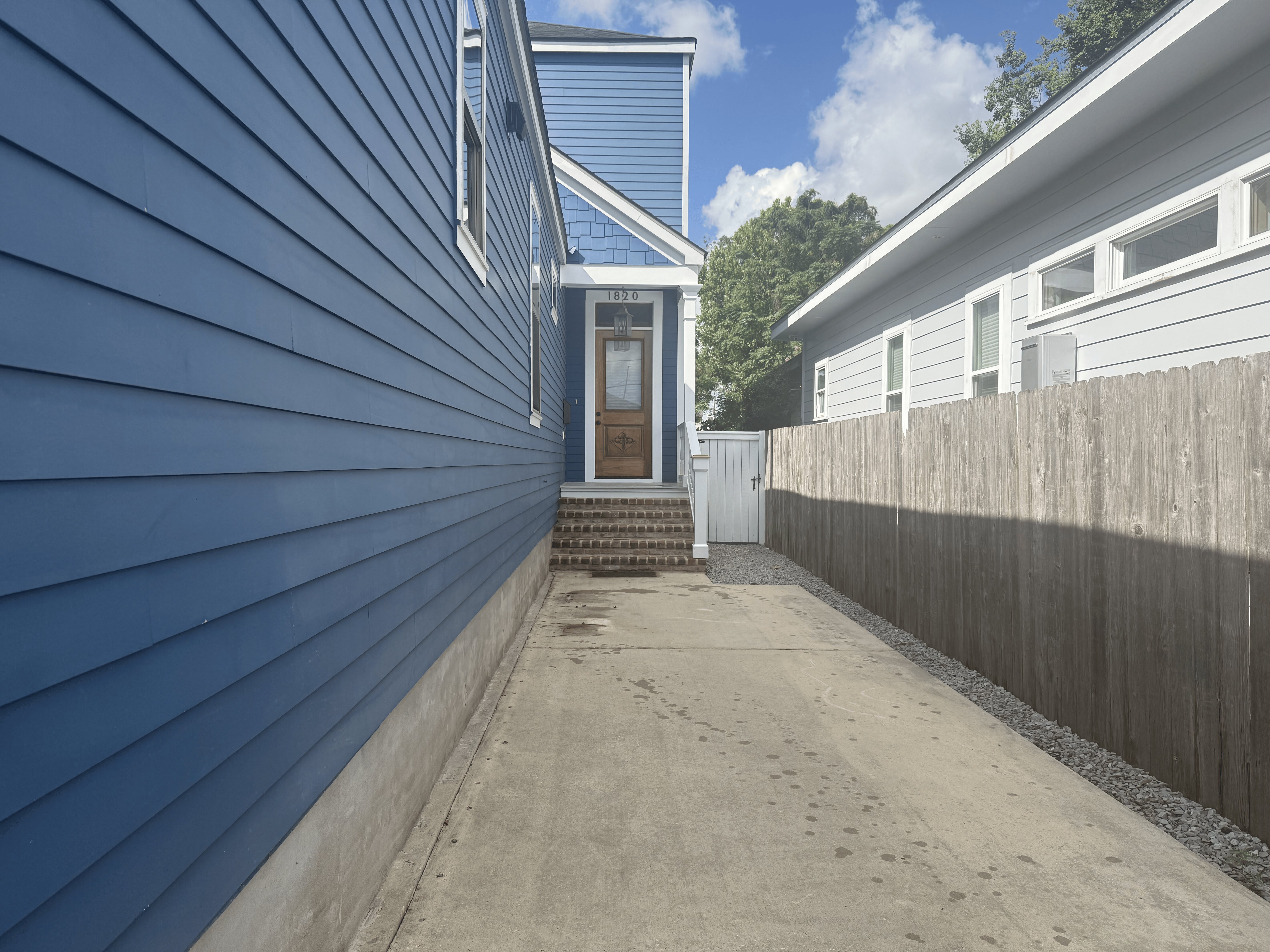 1820 Laharpe St – photo 3
