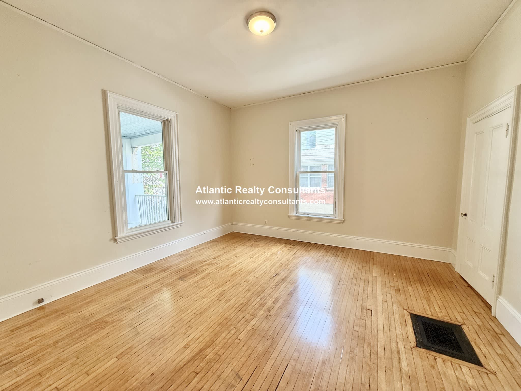 84 Walker St – photo 2