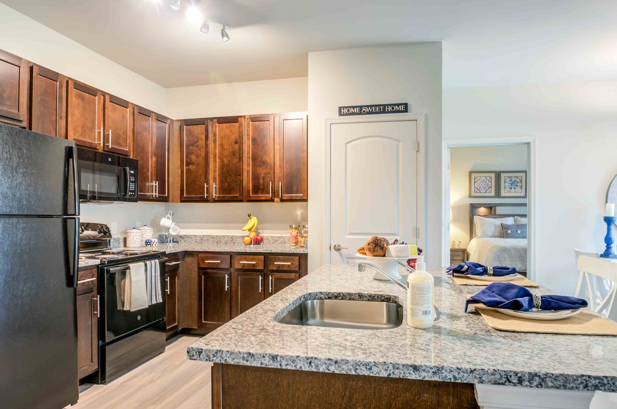 Coventry Square Apartments – photo 1